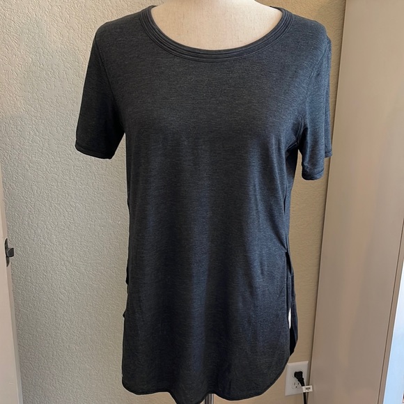 Lululemon side slit tee shirt - Picture 1 of 3